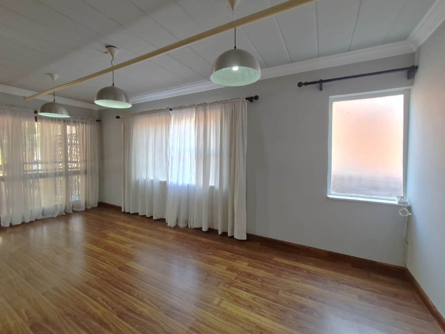 To Let 2 Bedroom Property for Rent in Ifafi North West